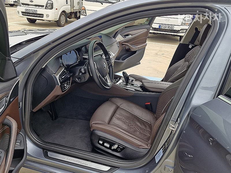 BMW - 5-Series | All New 520 M Sport Plus 15