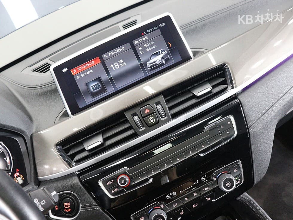 BMW - X1 | xDrive 20 xLine 7