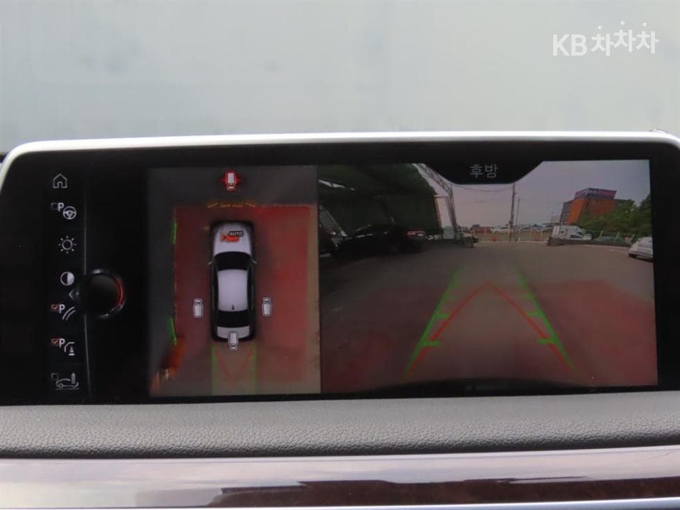 BMW - 7-Series | 750Li xDrive Base 18