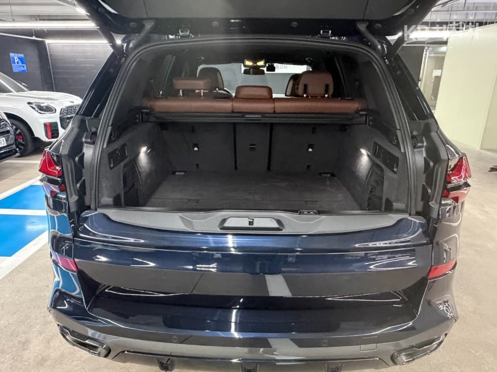 BMW - X5 | xDrive 50 M Sport Pro 9