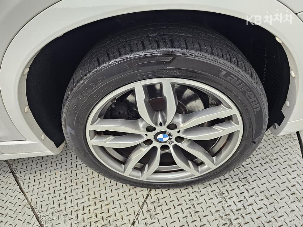 بي إم دبليو - X3 | xDrive 20 (11~) 20