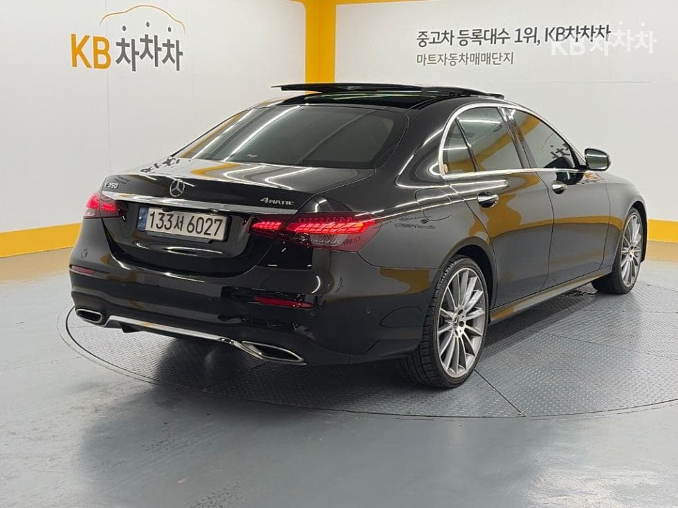 Mercedes-Benz - E-Class | E350 4MATIC AMG Line 4