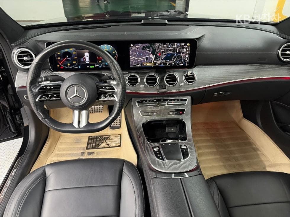 Mercedes-Benz - E-Class | E350 4MATIC AMG Line 7