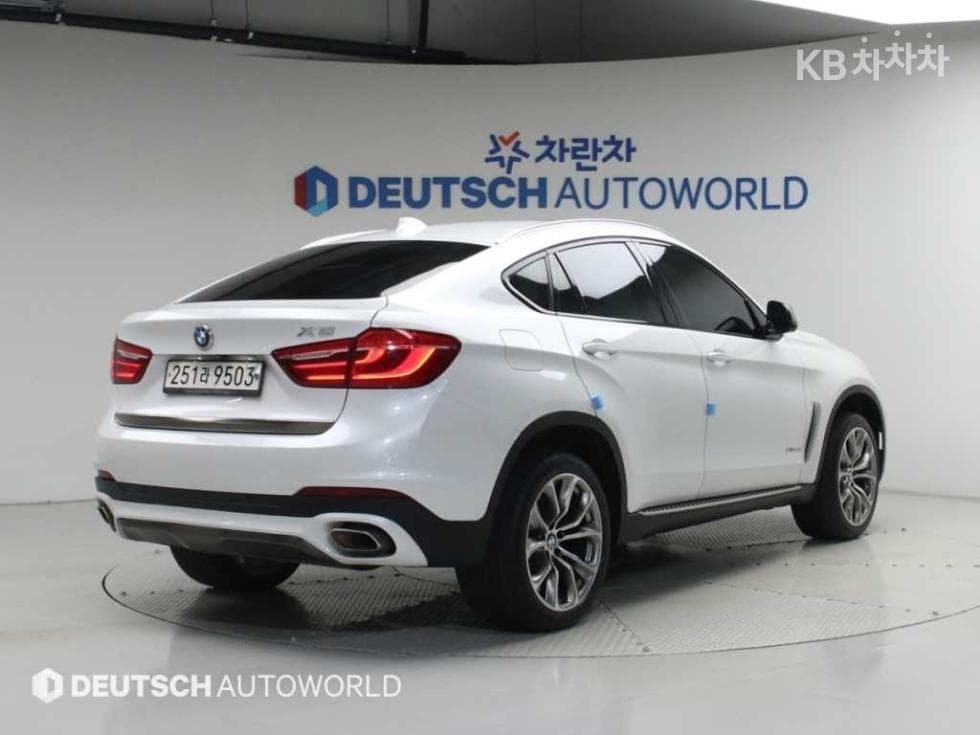 BMW - X6 | xDrive 40 Base 2