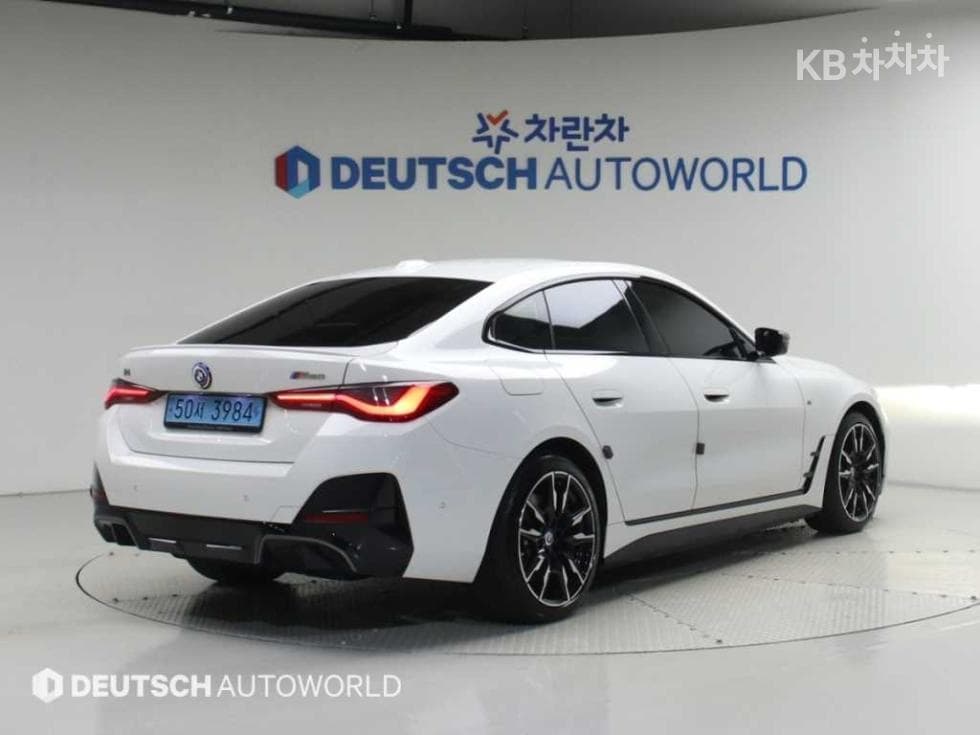 BMW - i4 | M50 Base 2