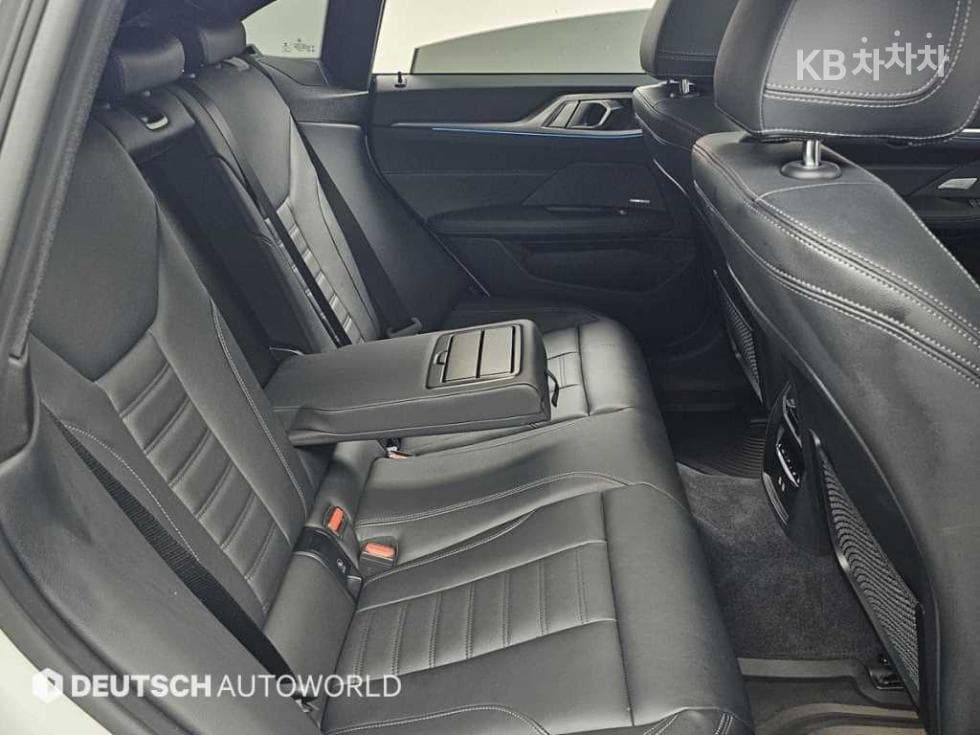 BMW - i4 | M50 Base 12