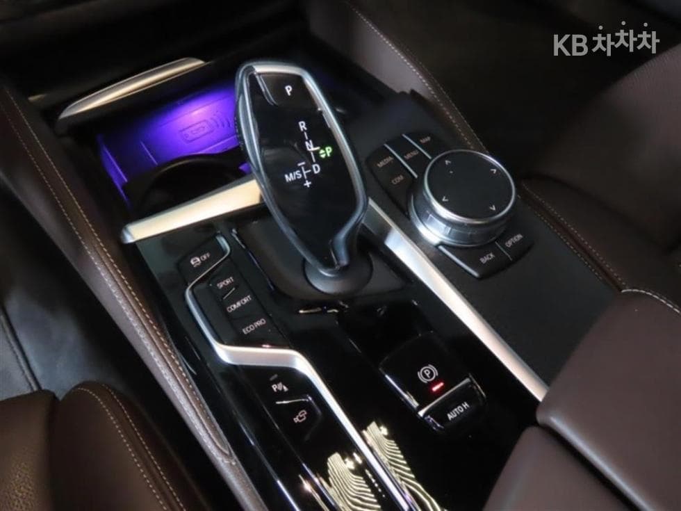BMW - 5-Series | All New 523 xDrive M Sport 6