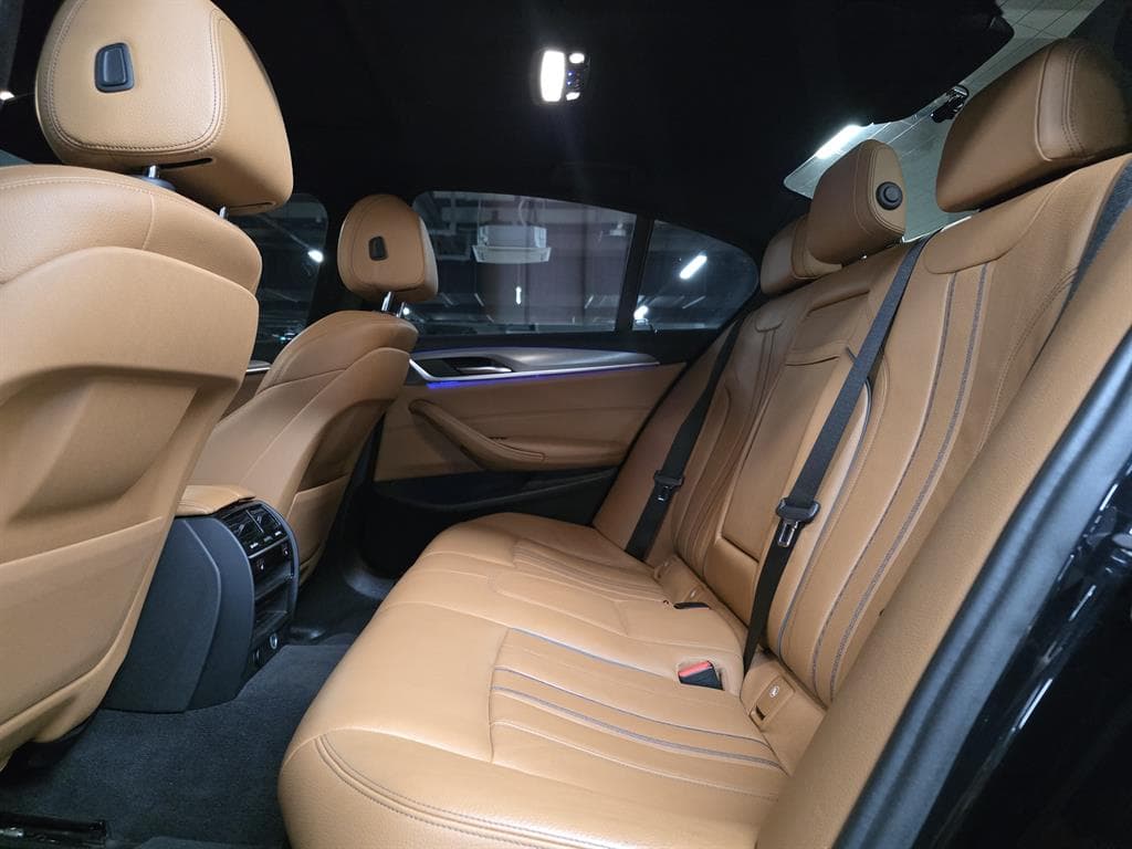 BMW - 5-Series | All New 520 M Sport Plus 8