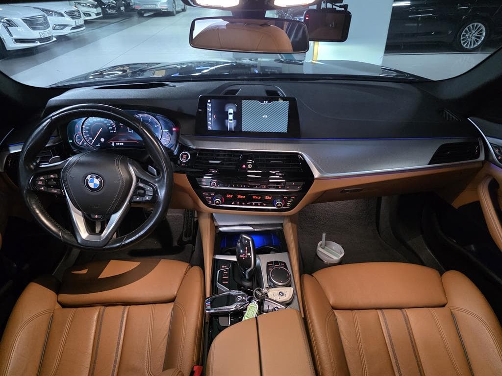 BMW - 5-Series | All New 520 M Sport Plus 9