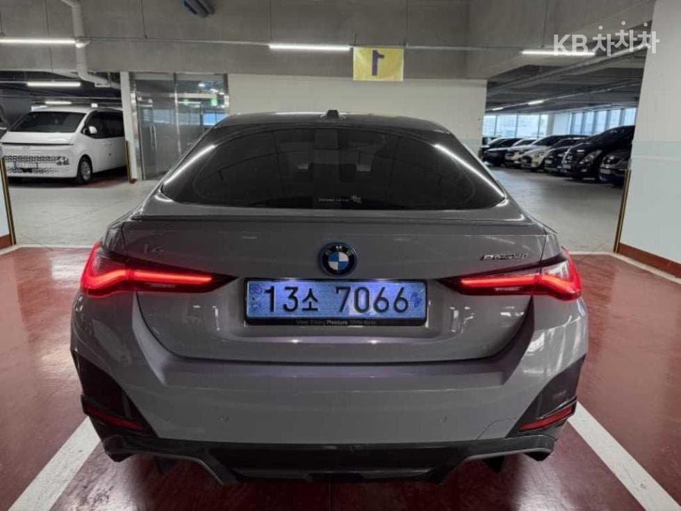 بي إم دبليو - i4 | eDrive40 M Sport Pro 5