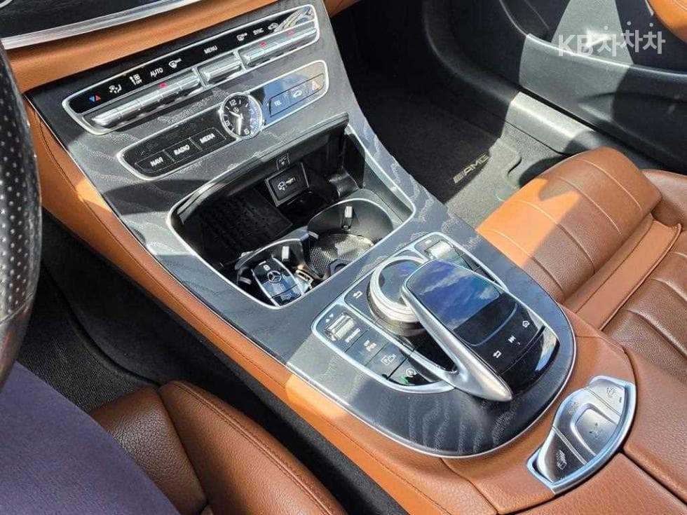 مرسيدس - E-Class | E220 Cabriolet 11