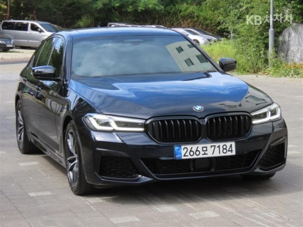 BMW - 5-Series | All New 520 M Sport 2