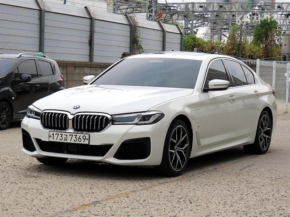 BMW - 5-Series | All New 530 M Sport 2