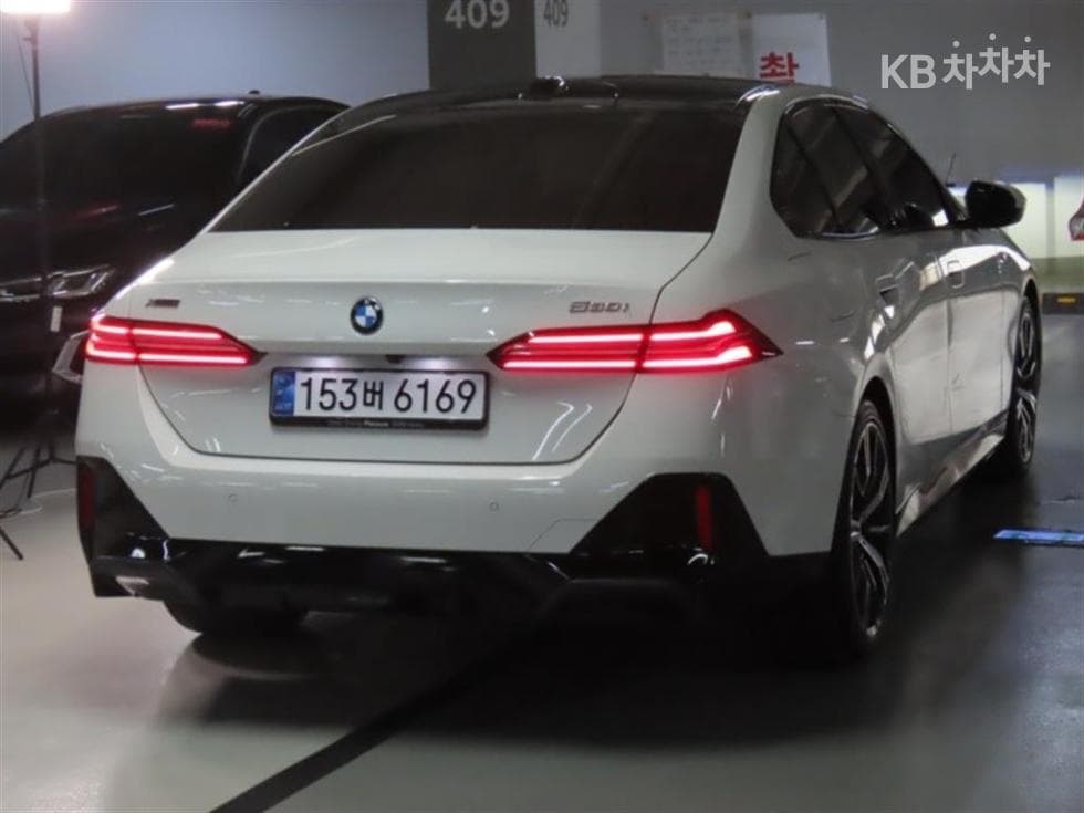 بي إم دبليو - 5-Series | New 530 xDrive M Sport 3