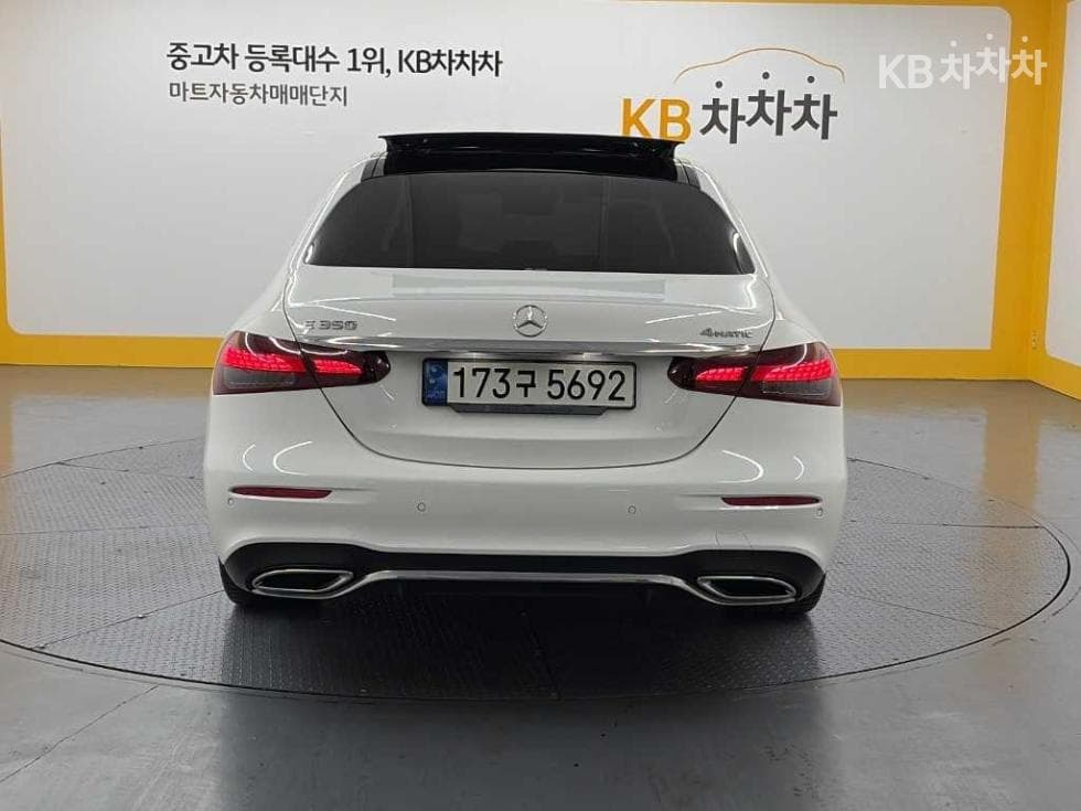 Mercedes-Benz - E-Class | E350 4MATIC Avantgarde 3