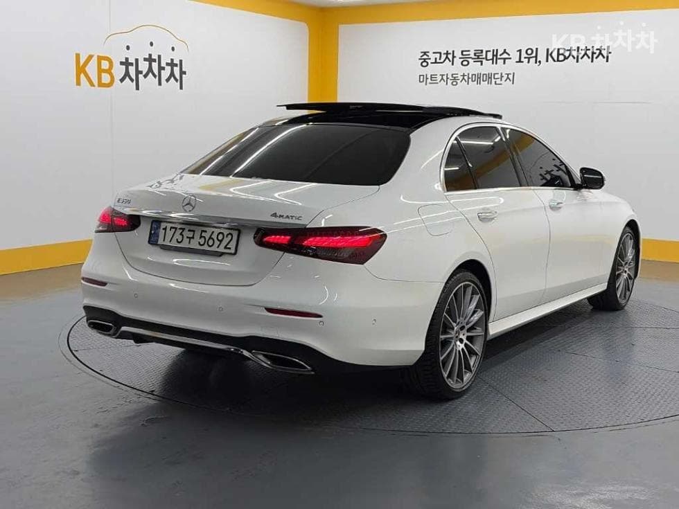 Mercedes-Benz - E-Class | E350 4MATIC Avantgarde 4
