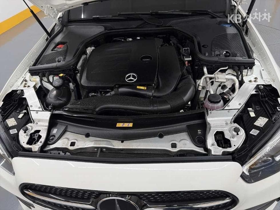 Mercedes-Benz - E-Class | E350 4MATIC Avantgarde 5
