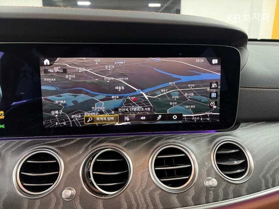 Mercedes-Benz - E-Class | E350 4MATIC Avantgarde 17