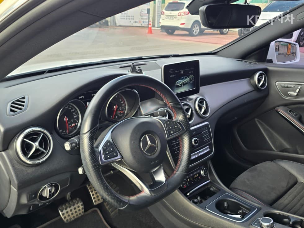 مرسيدس - CLA-Class | 220 AMG Line 6