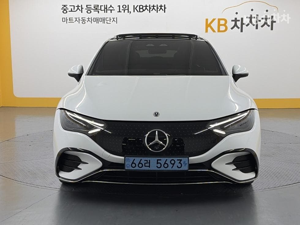 Mercedes-Benz - EQE | 350 4Matic Base 2