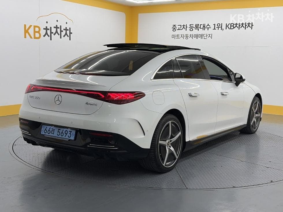 Mercedes-Benz - EQE | 350 4Matic Base 4