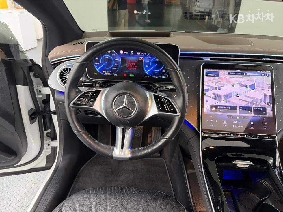 Mercedes-Benz - EQE | 350 4Matic Base 9