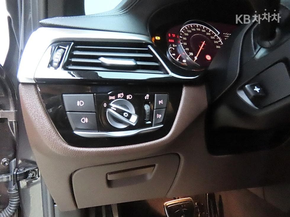 BMW - 5-Series | All New 530 xDrive M Sport Plus 12