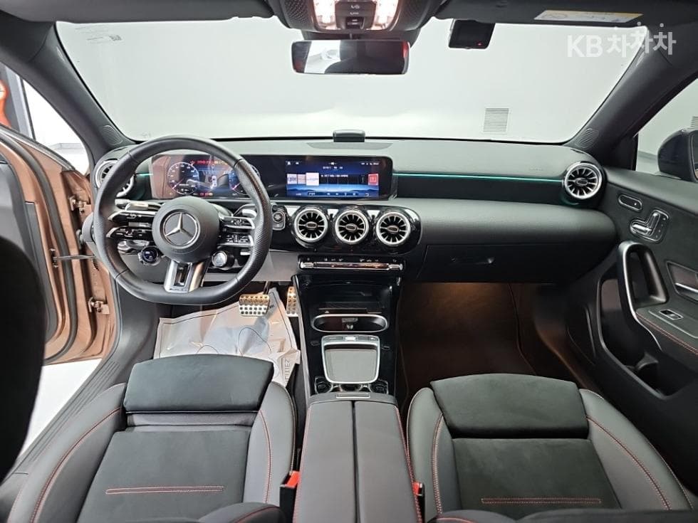 Mercedes-Benz - A-Class | AMG A35 4Matic 7