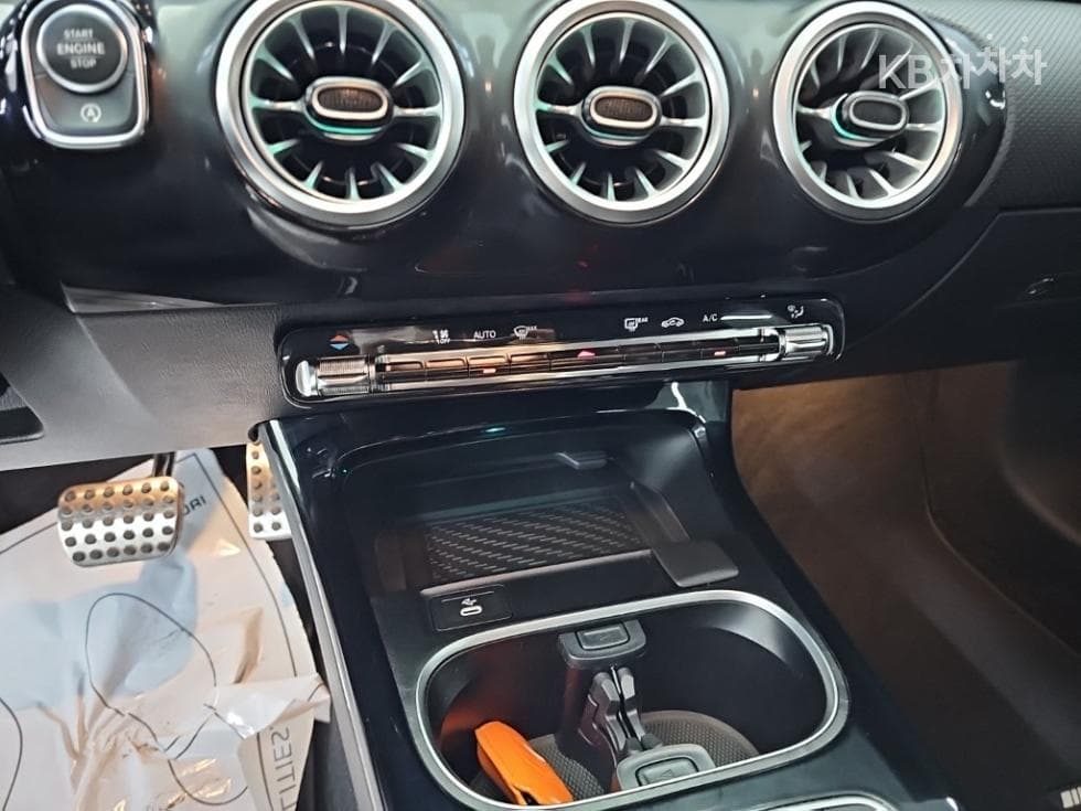 Mercedes-Benz - A-Class | AMG A35 4Matic 10