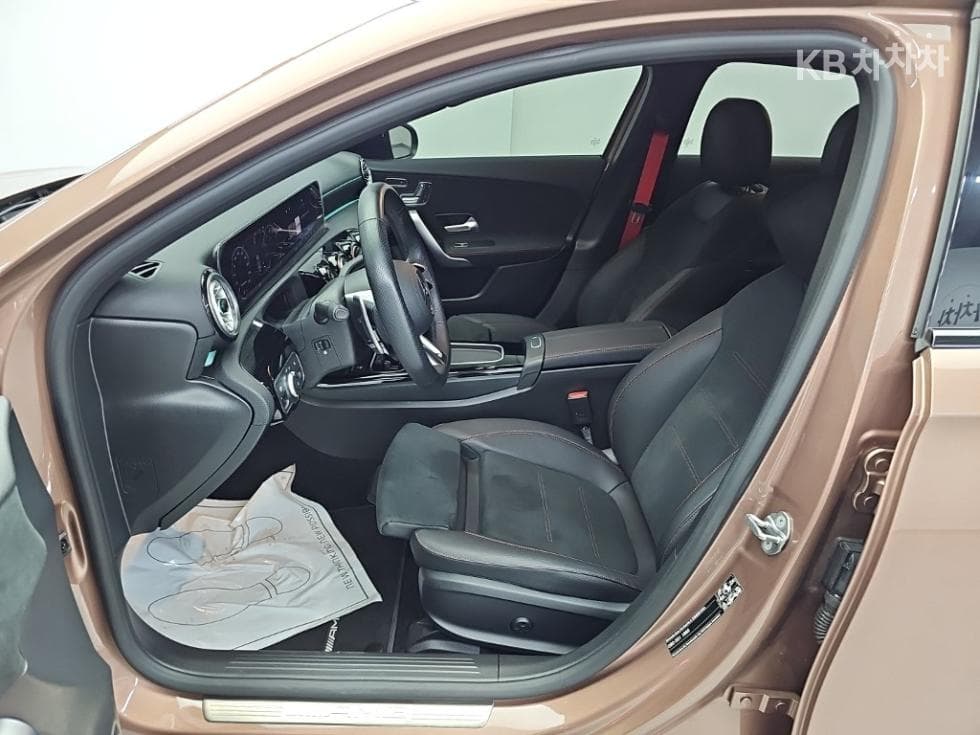 Mercedes-Benz - A-Class | AMG A35 4Matic 11
