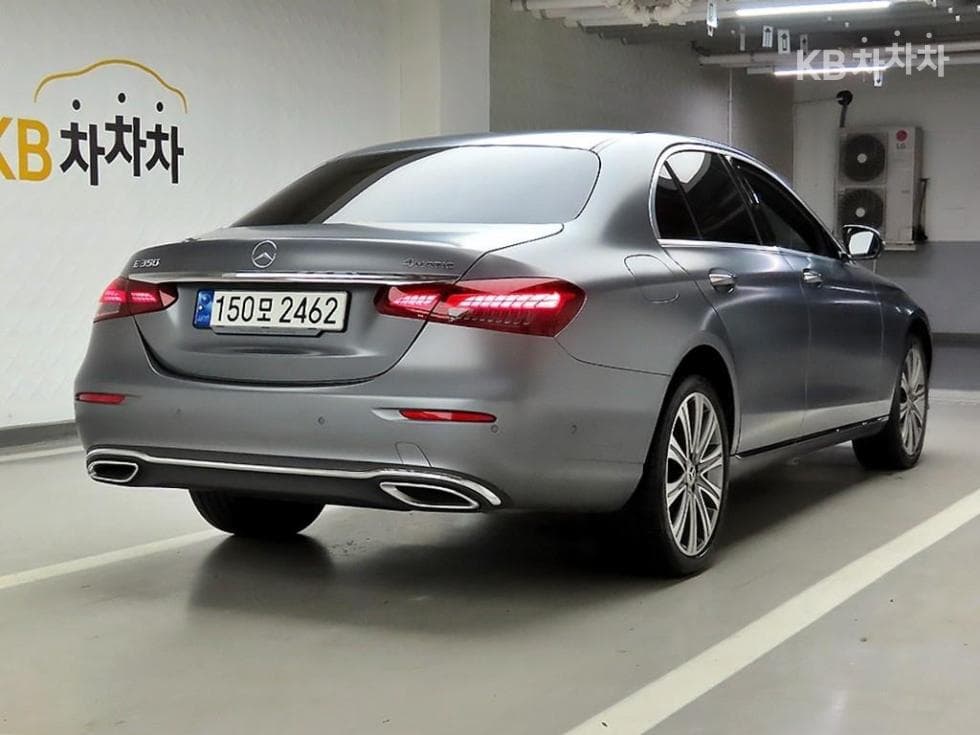 Mercedes-Benz - E-Class | E350 4MATIC Exclusive 4