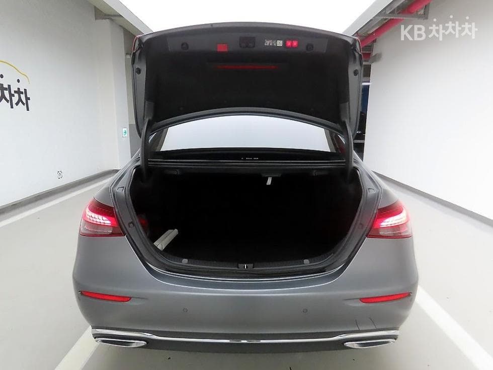 Mercedes-Benz - E-Class | E350 4MATIC Exclusive 5