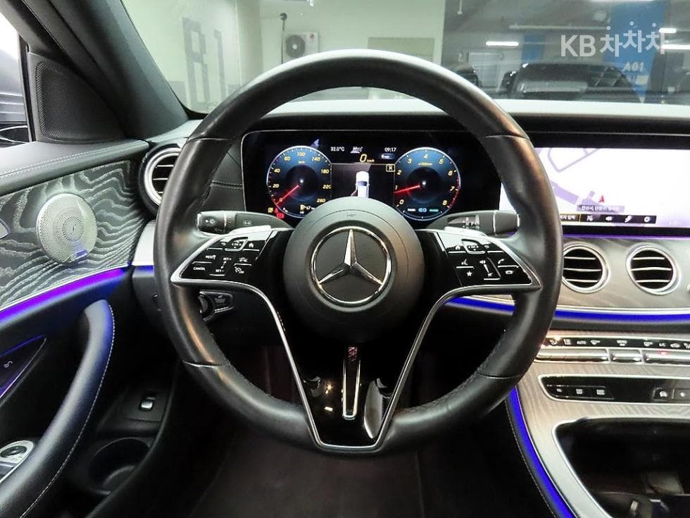 Mercedes-Benz - E-Class | E350 4MATIC Exclusive 7