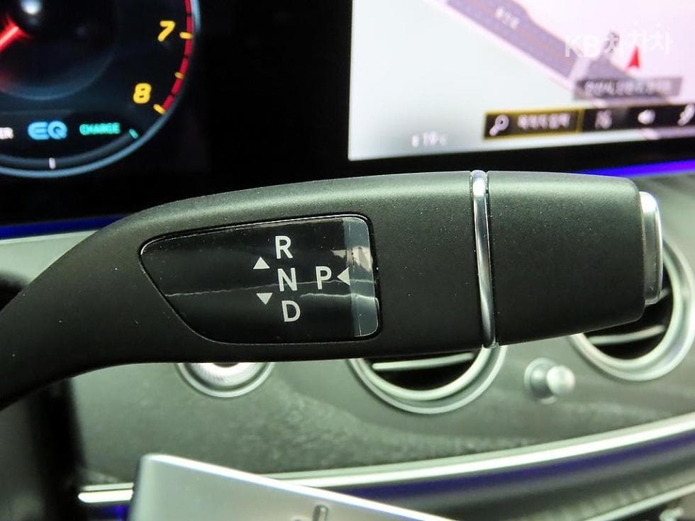 Mercedes-Benz - E-Class | E350 4MATIC Exclusive 10