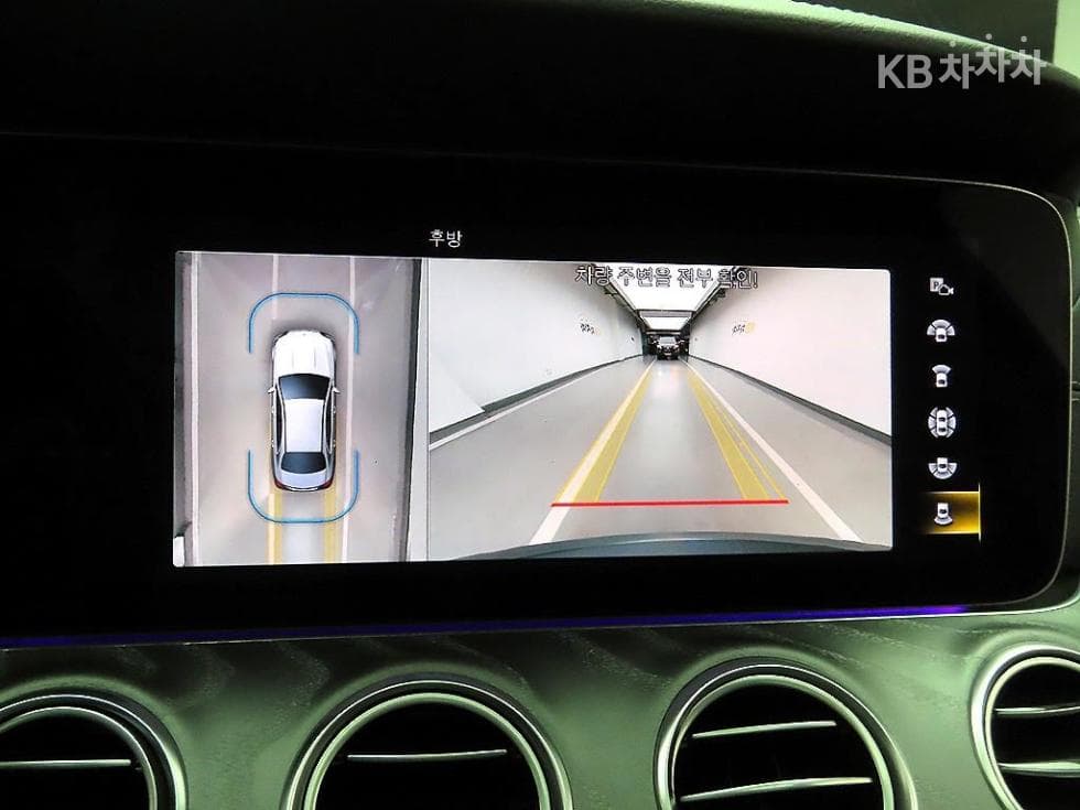Mercedes-Benz - E-Class | E350 4MATIC Exclusive 14