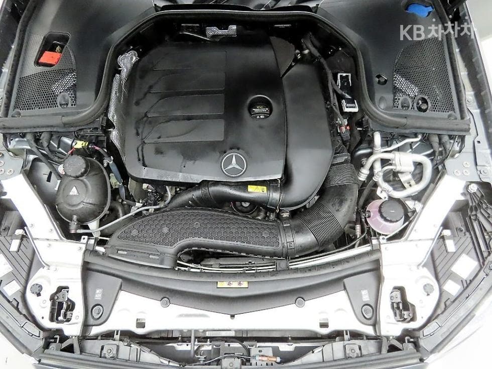 Mercedes-Benz - E-Class | E350 4MATIC Exclusive 20