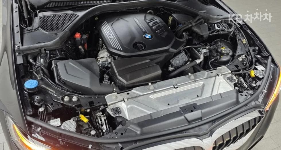 BMW - 3-Series | 320 M Sport Package 6