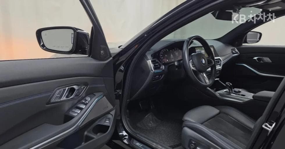 BMW - 3-Series | 320 M Sport Package 10
