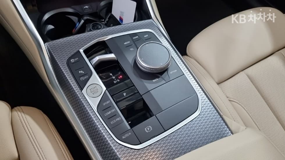 BMW - 3-Series | 320 M Sport 12