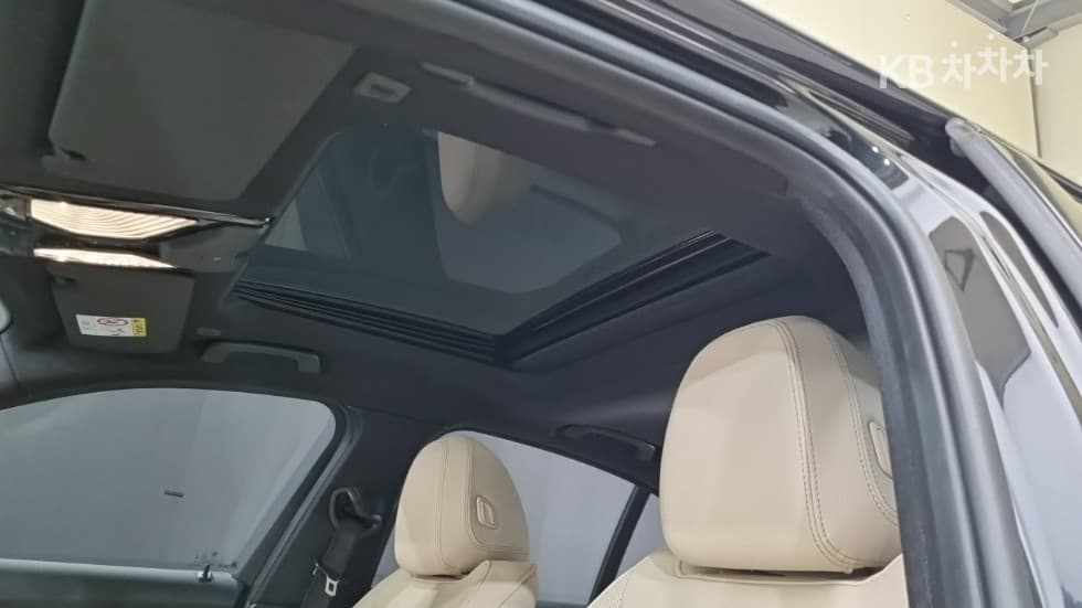 BMW - 3-Series | 320 M Sport 15