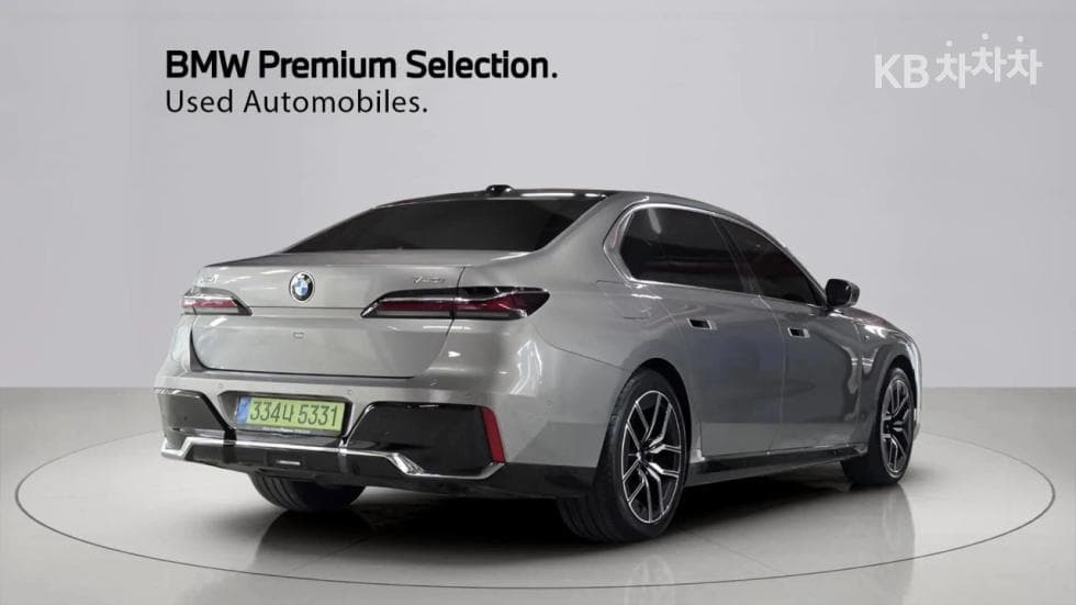 BMW - 7-Series | 740 xDrive M Sport 2