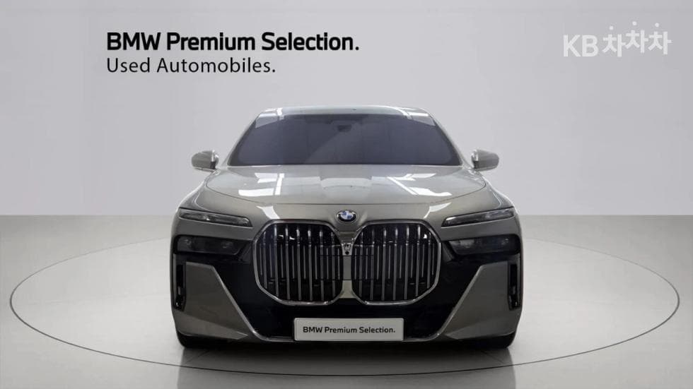 BMW - 7-Series | 740 xDrive M Sport 3