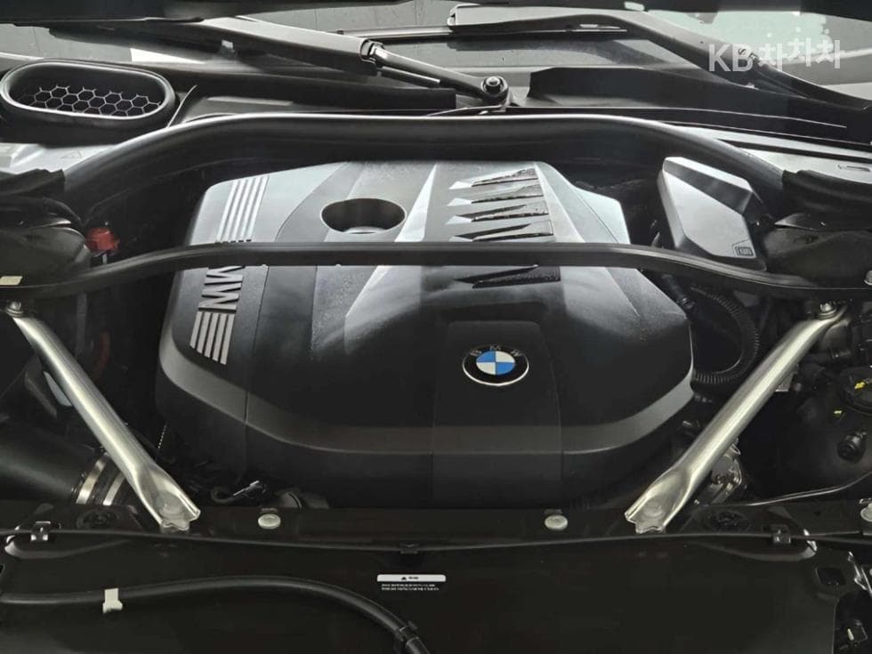BMW - 7-Series | 740 xDrive M Sport 6