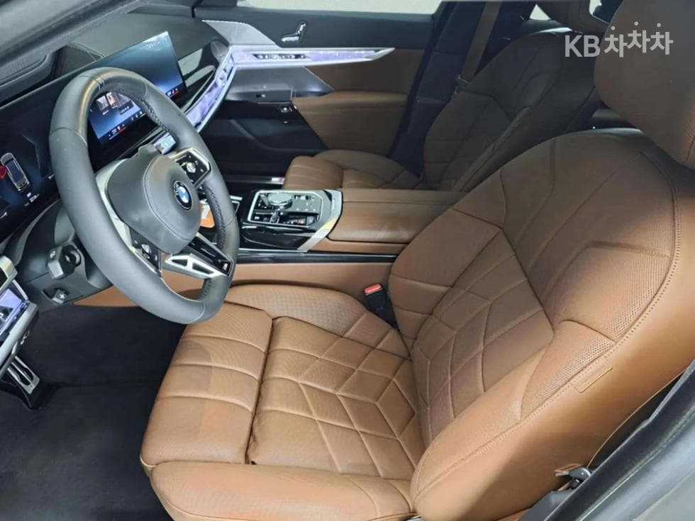 BMW - 7-Series | 740 xDrive M Sport 10