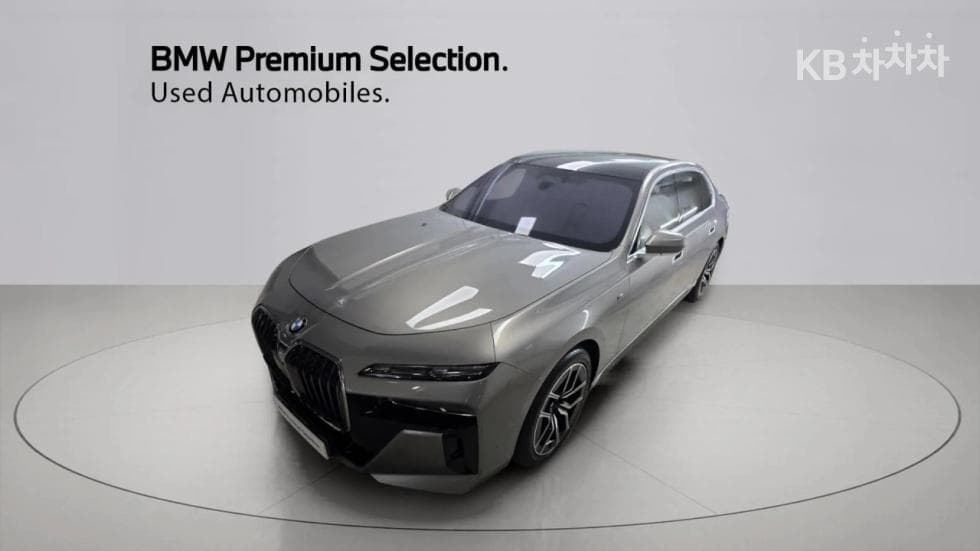 BMW - 7-Series | 740 xDrive M Sport 14