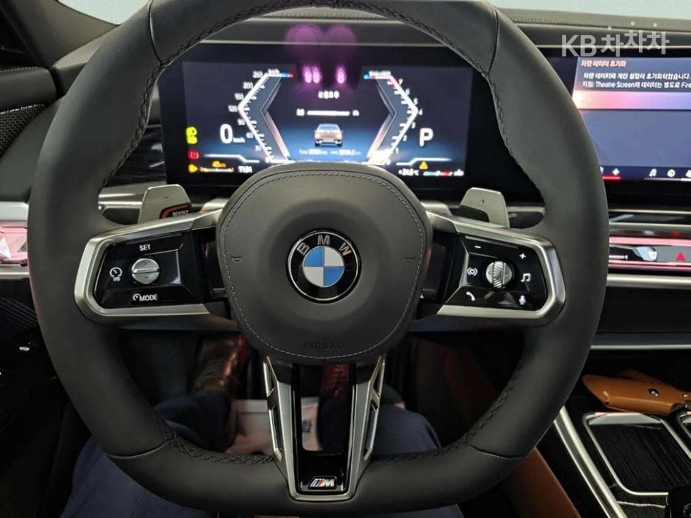 BMW - 7-Series | 740 xDrive M Sport 15