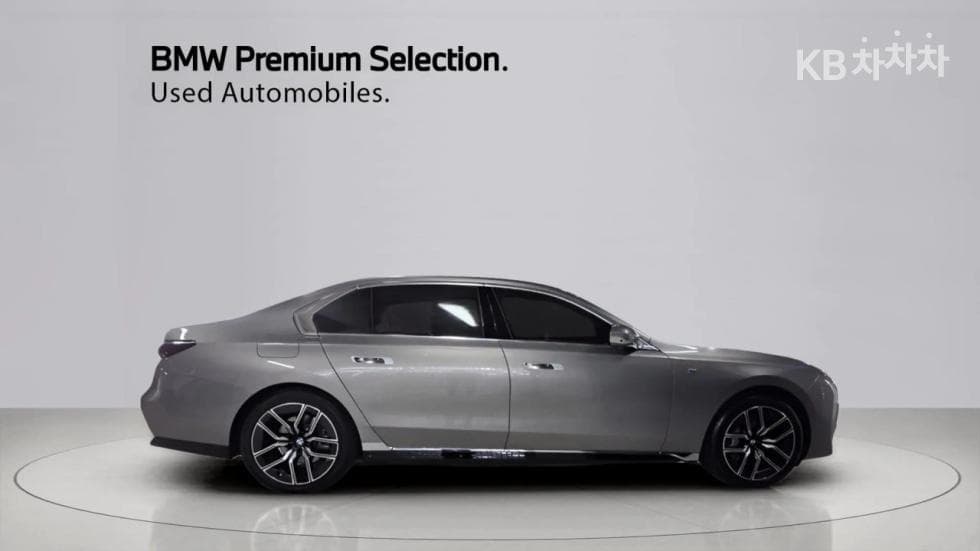 BMW - 7-Series | 740 xDrive M Sport 22