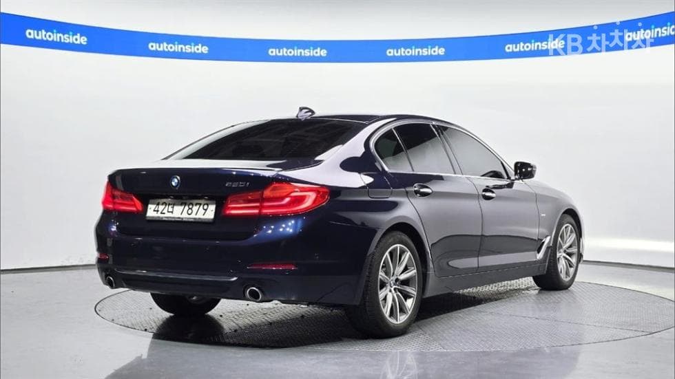 بي إم دبليو - 5-Series | All New 520 Luxury 2