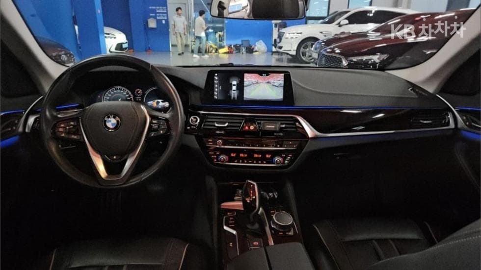 بي إم دبليو - 5-Series | All New 520 Luxury 4
