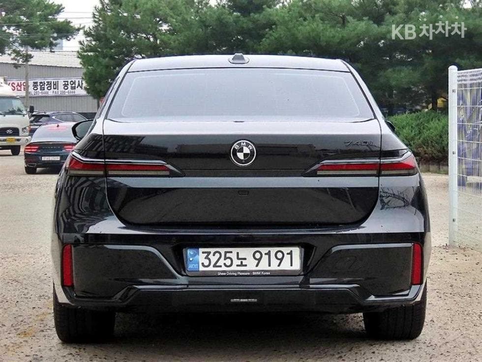 بي إم دبليو - 7-Series | 740 sDrive M Sport Executive 4